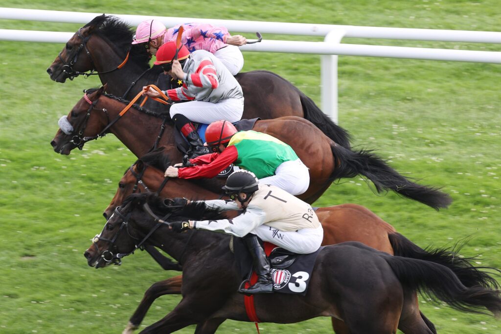 Renntag auf der Galopprennbahn Hamburg-Horn