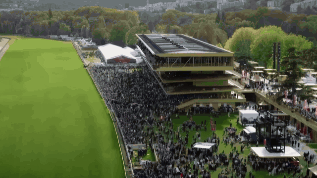 Luftbild von ParisLongchamp, Parade auf dem Rasen und die Musiker der Garde r&eacute;publicaine am Arc-Wochenende 2025