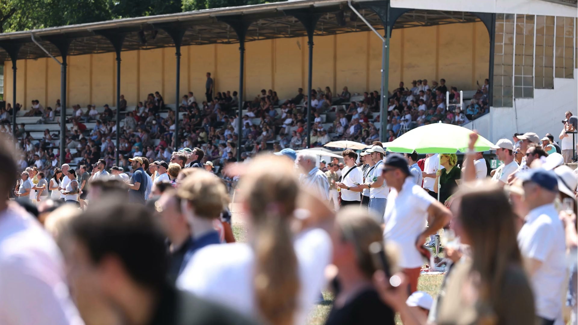 Der vergangene Samstag versprach einen schönen sommerlichen Renntag als Einstimmung in das...