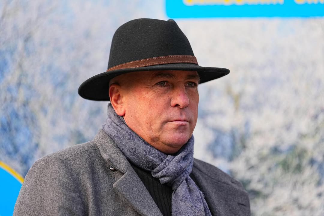 Gute Besserung, Jan Korpas! Der Erfolgstrainer aus Halle liegt nach einem Trainingssturz...