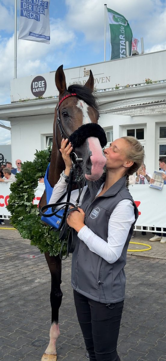 RT by @wettstar_de: All the love for Deutsches Derby champion DARDANOS! 😘 #WorldPool | @wettstar_de