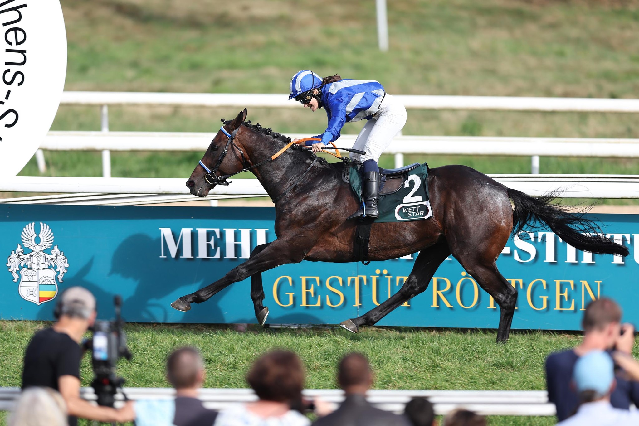 Am heutigen Mittwoch geht es wieder in Chantilly rund: Im 5. Rennen...