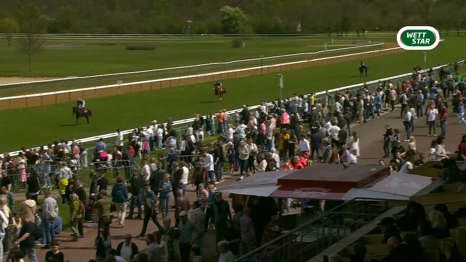 Vergangenen Samstag startete auch die Magdeburger Rennbahn in die Saison 🍀 Neben...